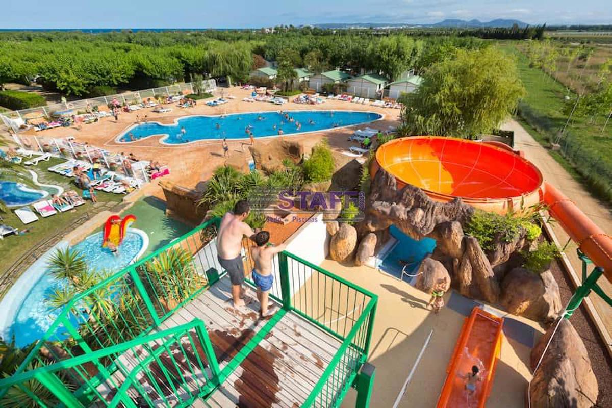 Construcción de una piscina receptora en Camping Àmfora Construcción de una piscina receptora en Camping Àmfora